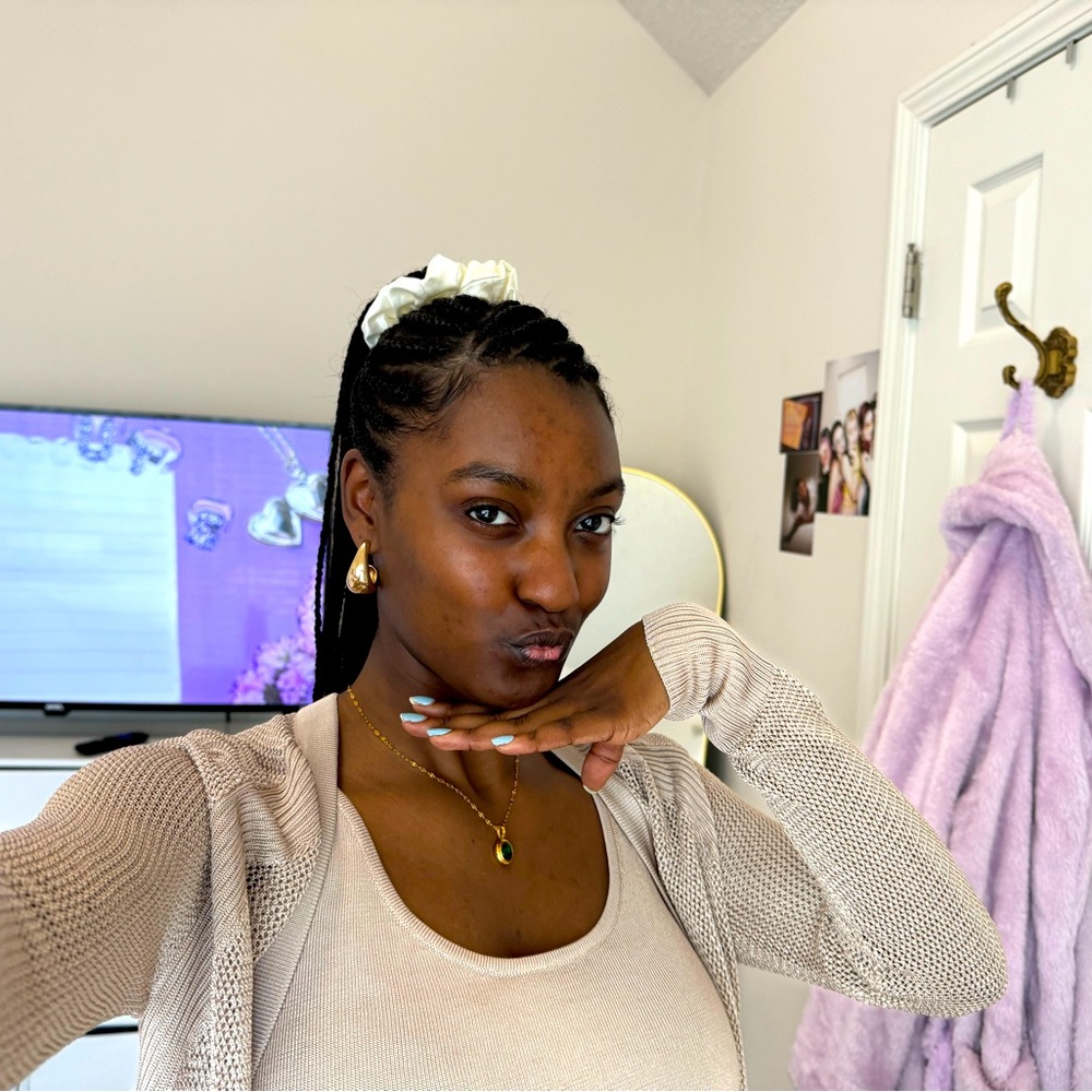 Meet your Posher, Kayla
